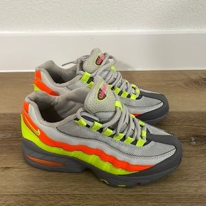 Nike Airmax in the size 4Y (boys)